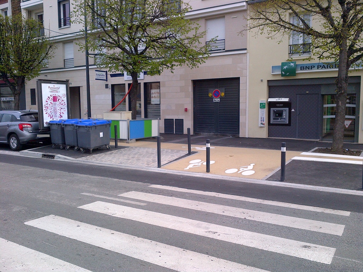 Réalisation d'un bateau en pavés et aménagement de piste cyclable à Maisons-Alfort(94)